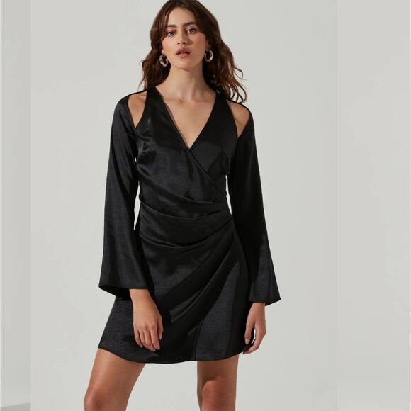 ASTR The Label Black Satin Cut Out Shoulder Mini Dress Bell Sleeve Size Medium - Picture 2 of 16